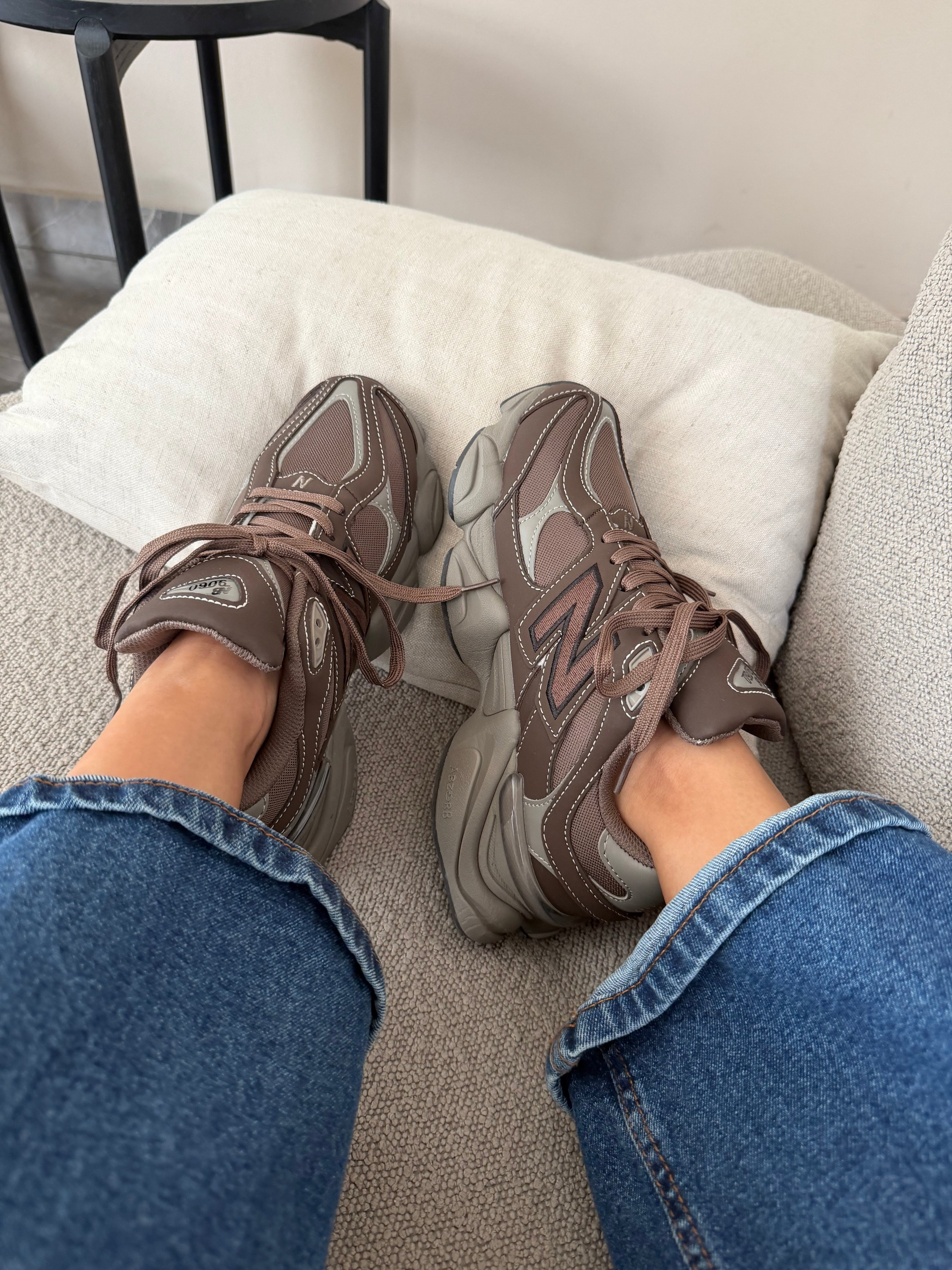 NB 9060 Dark brown