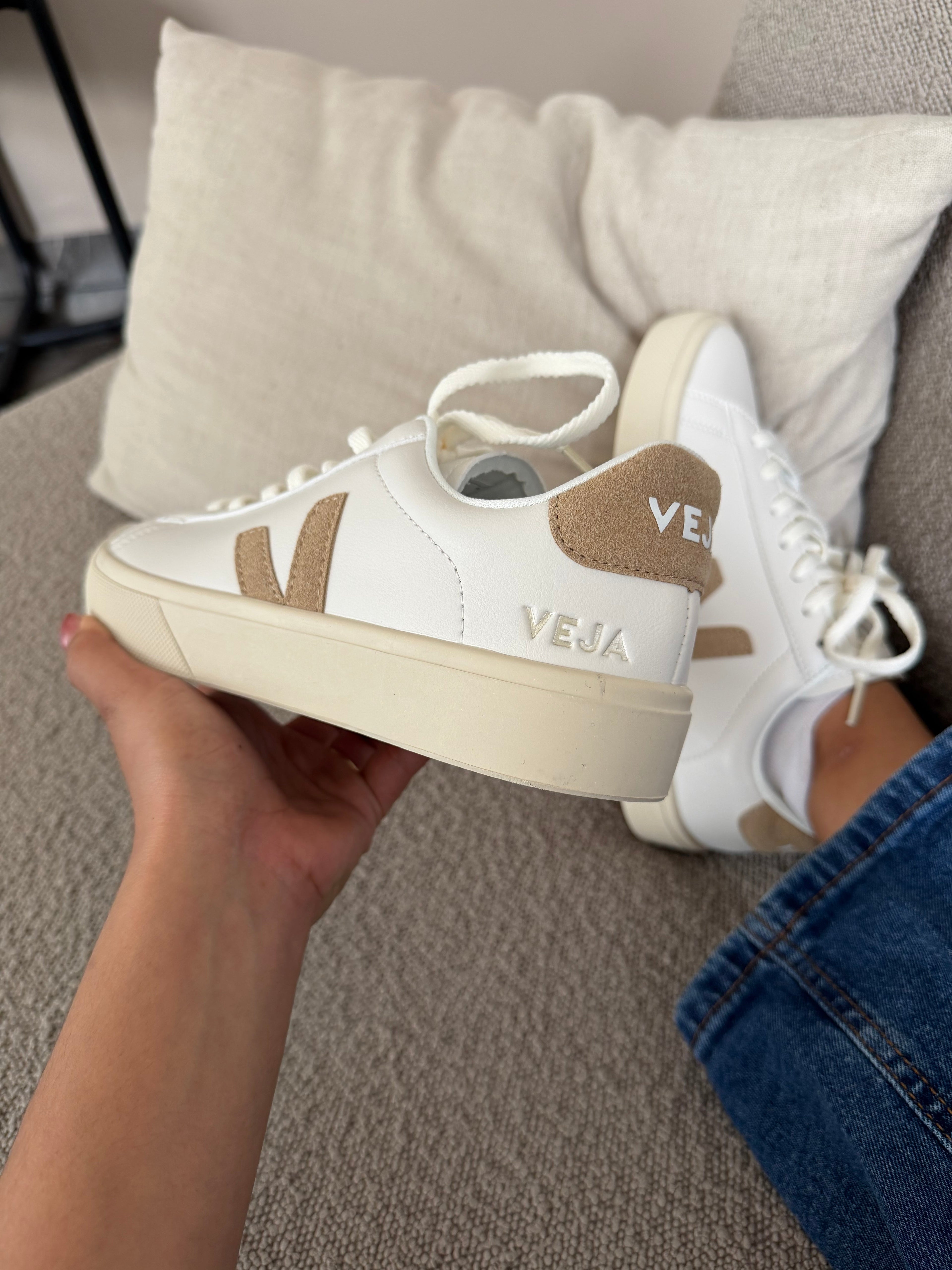 Veja beige