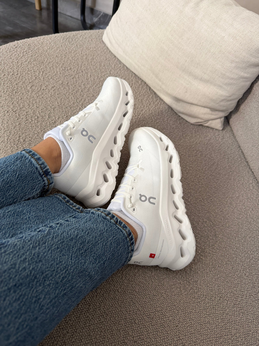ON CLOUDTILL ALL WHITE