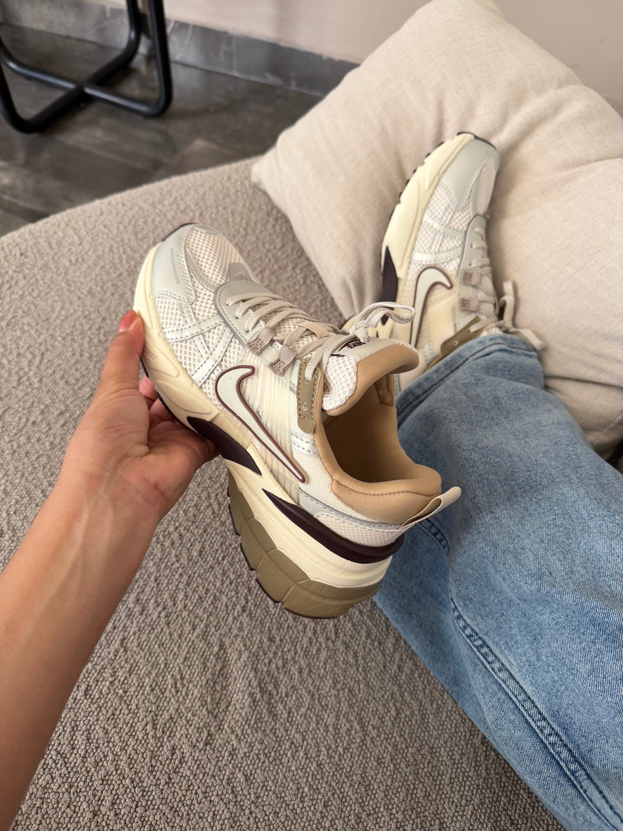 Nike VR beige